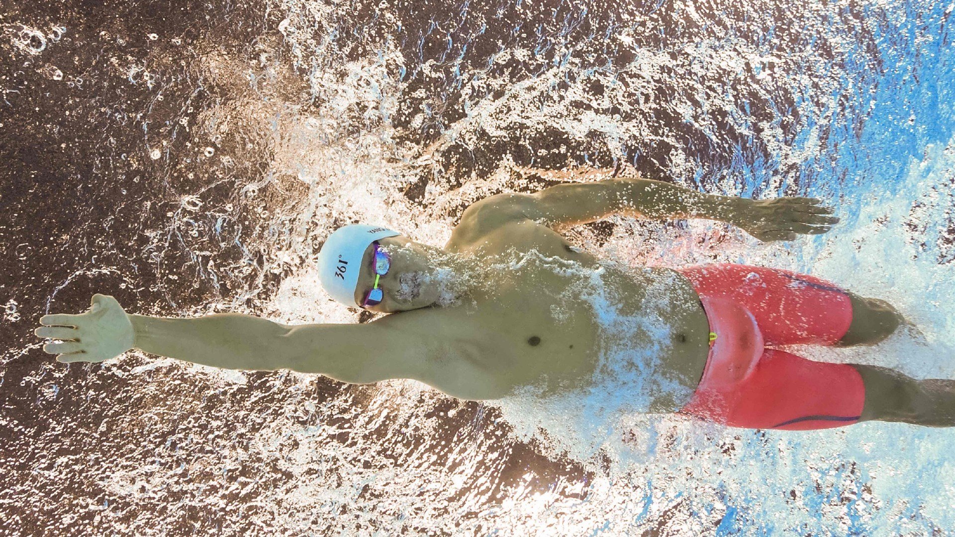 “AI智能裁判：从辅助判罚到全自主判决，未来公平比赛的核心引擎”